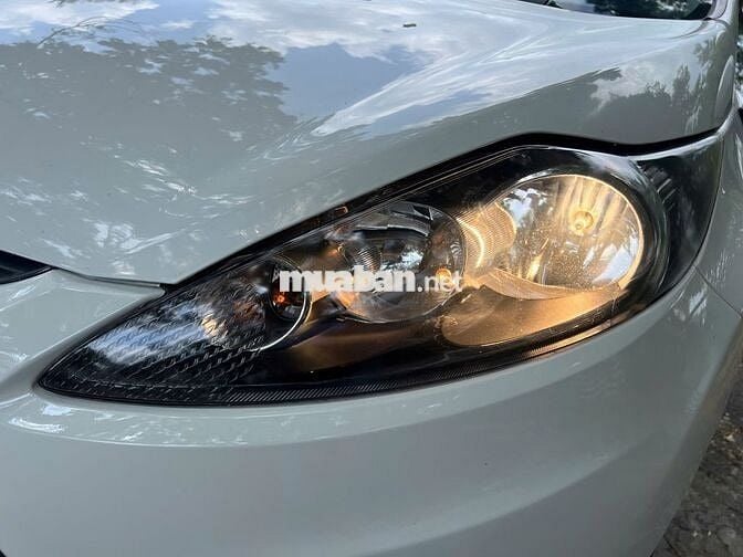 Ford Fiesta 2012 1.6 AT Hatchback - trắng đẹp