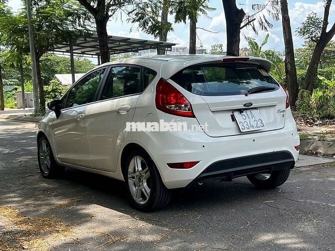 Ford Fiesta 2012 1.6 AT Hatchback - trắng đẹp
