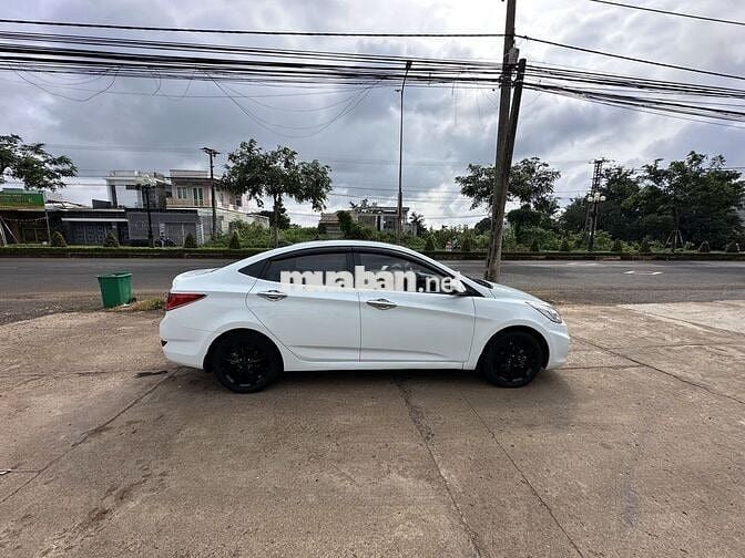 Hyundai Accent 2013 1.4 MT - 110000 km