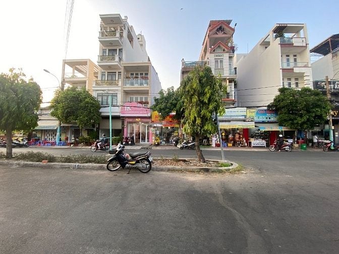 Bán nhà mặt tiền chợ Phước Bình đường Đại Lộ 2 Quận 9 (88m2) 19.8 tỷ