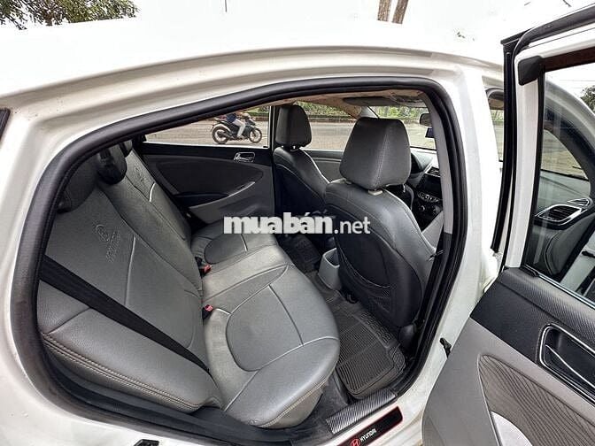 Hyundai Accent 2013 1.4 MT - 110000 km