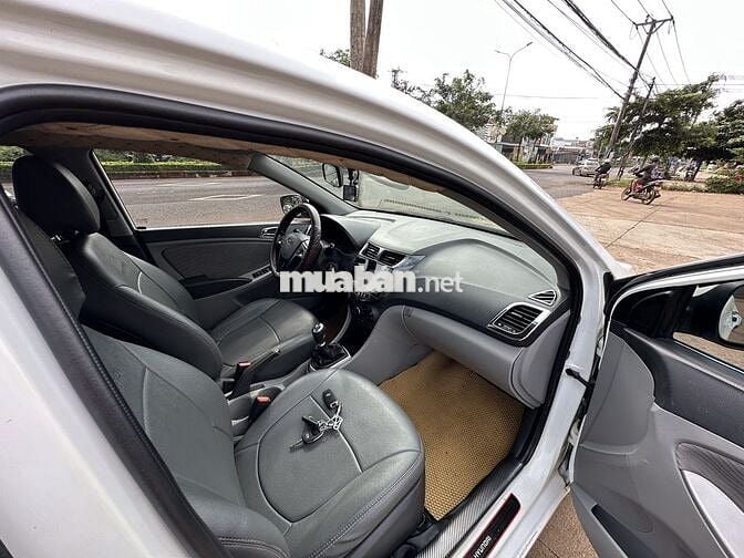 Hyundai Accent 2013 1.4 MT - 110000 km