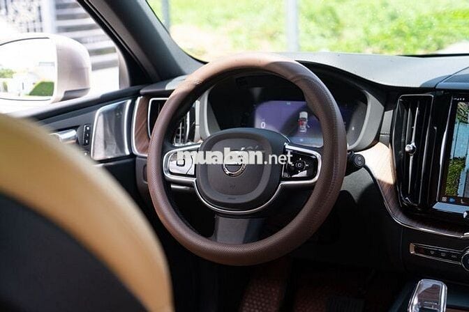 Volvo XC60 Ultimate B6 AWD 2023 - 7000 km
