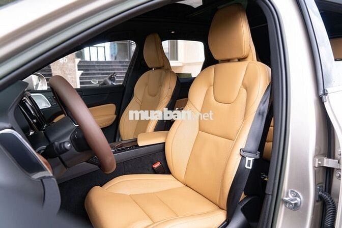 Volvo XC60 Ultimate B6 AWD 2023 - 7000 km