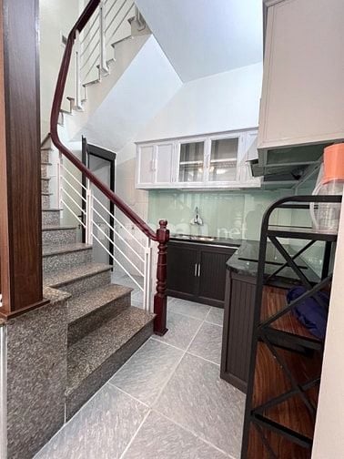 NHÀ DÂN XÂY.LÔ GÓC ĐỨC GIANG LONG BIÊN. NGÕ THÔNG Ô TÔ. 8.5 TỶ