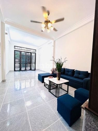 NHÀ DÂN XÂY.LÔ GÓC ĐỨC GIANG LONG BIÊN. NGÕ THÔNG Ô TÔ. 8.5 TỶ