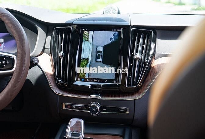 Volvo XC60 Ultimate B6 AWD 2023 - 7000 km