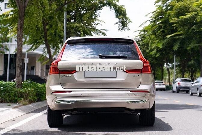 Volvo XC60 Ultimate B6 AWD 2023 - 7000 km