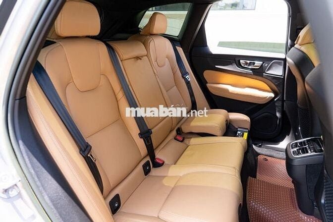 Volvo XC60 Ultimate B6 AWD 2023 - 7000 km