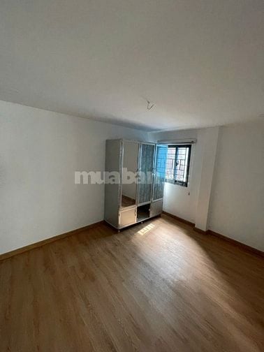 Nhà cho thuê nguyên căn mặt tiền 246 Trần Quý . DT: 4 x 15m, 5 tầng. 