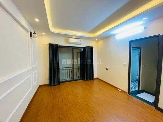 Nhà Bát Khối Đẹp Miễn Chê - 15m Ra Ô tô 7 Chỗ Đỗ - Chỉ Hơn 5 Tỷ xíu