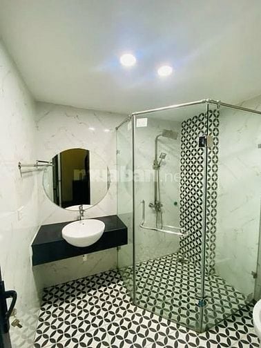 Nhà Bát Khối Đẹp Miễn Chê - 15m Ra Ô tô 7 Chỗ Đỗ - Chỉ Hơn 5 Tỷ xíu