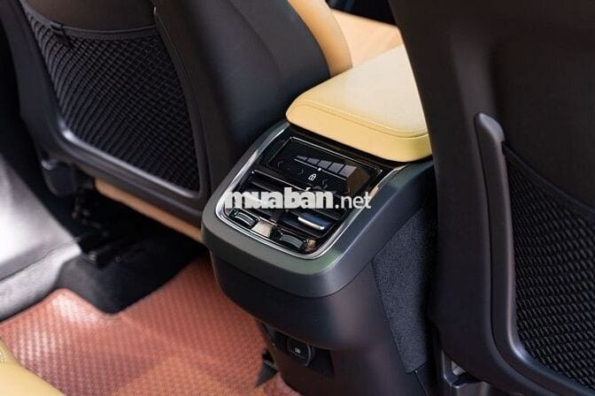 Volvo XC60 Ultimate B6 AWD 2023 - 7000 km