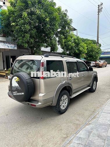 Ford Everest 2009 2.5L 4x2 MT - 170000 km