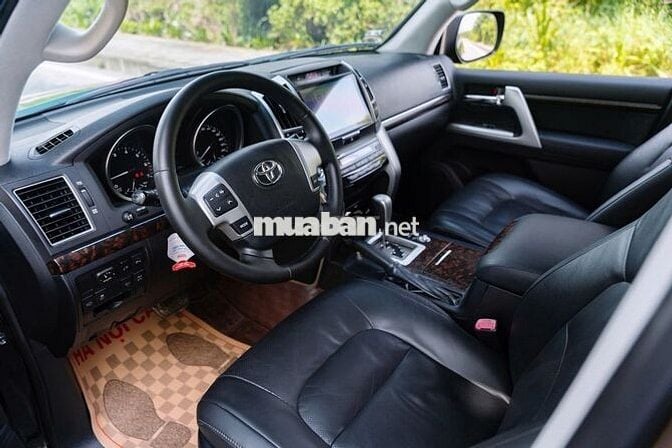 Toyota Land Cruiser VX 4.6 V8 2014