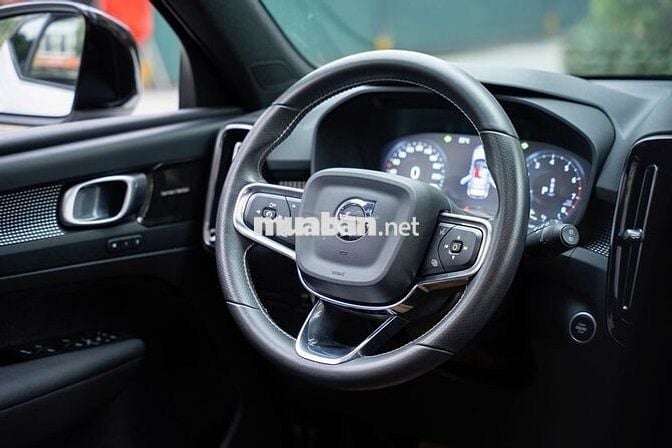 Volvo XC40 T5 AWD 2021 - 21000 km