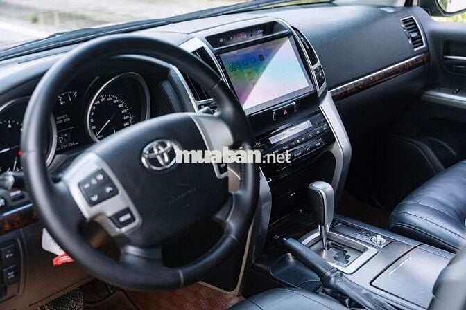 Toyota Land Cruiser VX 4.6 V8 2014