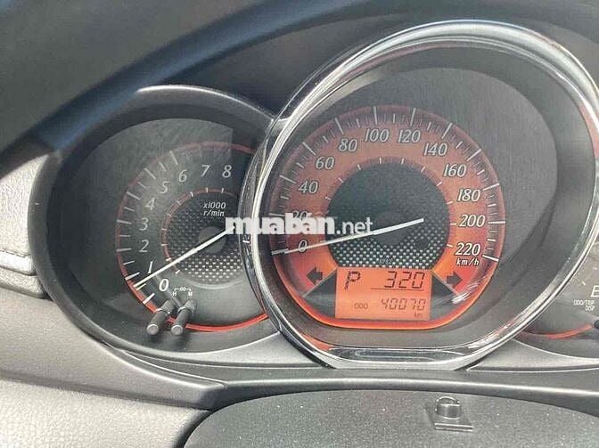 Toyota Yaris 2015 G CVT - 400000 km