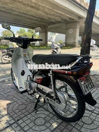 Dream Thái Lan ngay chủ bao ký giấy tờ