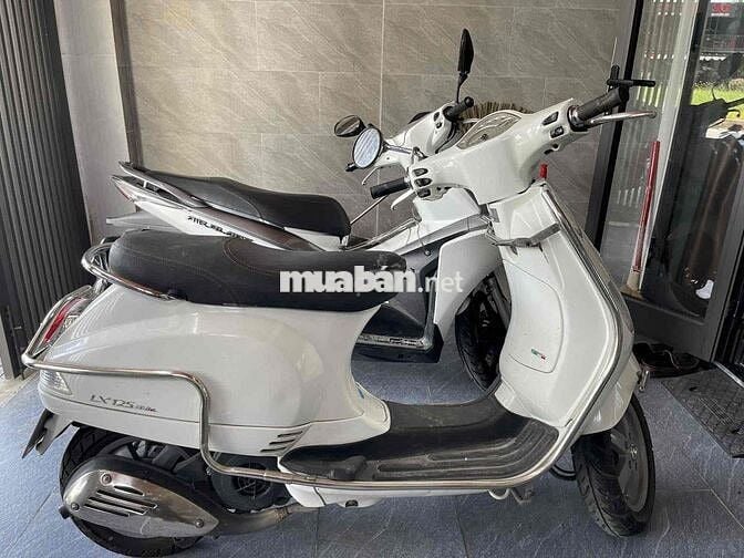 Bán xe vespa LX đời 2013 xe nữ đi còn mới chưa hyw