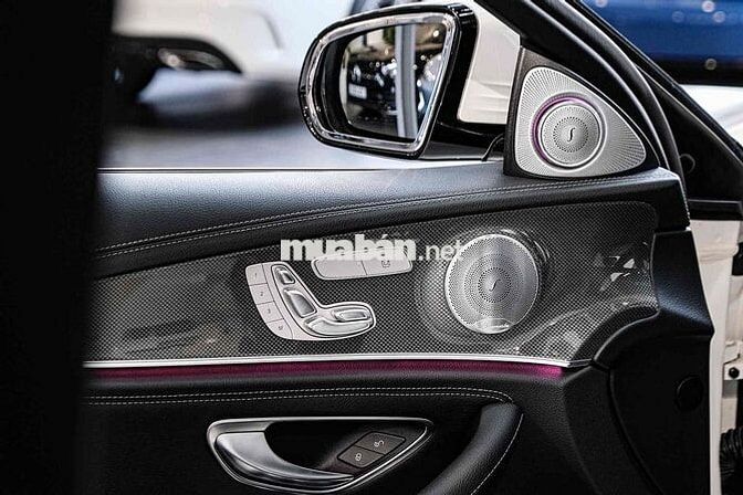 Mercedes E300 AMG model 2019 siêu đẹp