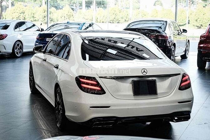 Mercedes E300 AMG model 2019 siêu đẹp