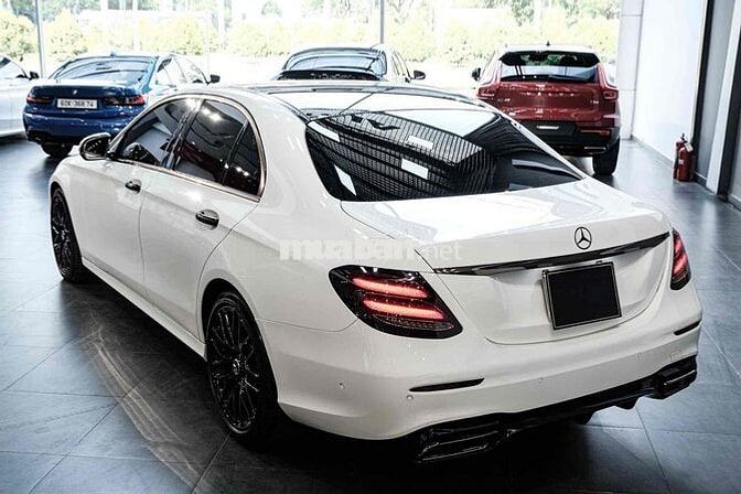 Mercedes E300 AMG model 2019 siêu đẹp