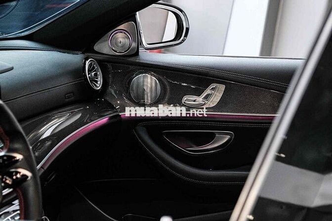 Mercedes E300 AMG model 2019 siêu đẹp