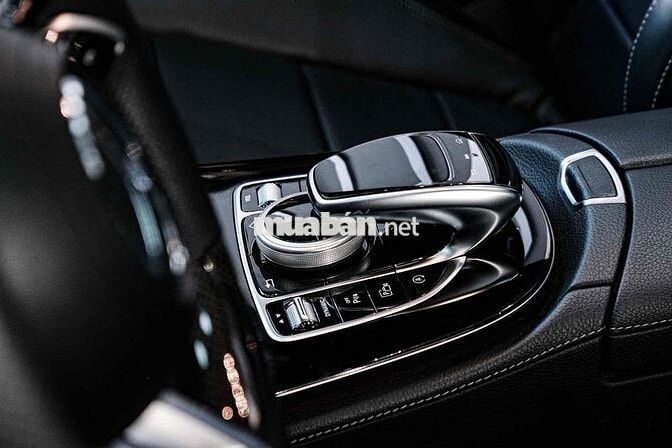 Mercedes E300 AMG model 2019 siêu đẹp