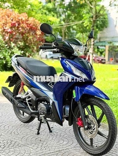 Wave RSX sport 2025 đi 1 ngàn cây. xe đã dán keo