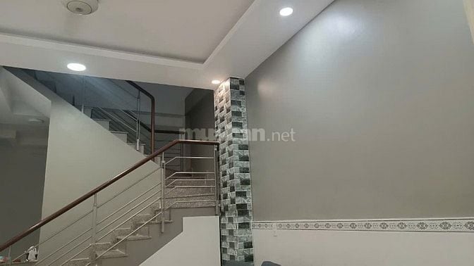 Chính chủ, hẻm 4m, dtsd 92m2, 2pn, 2wc, có sân để xe 