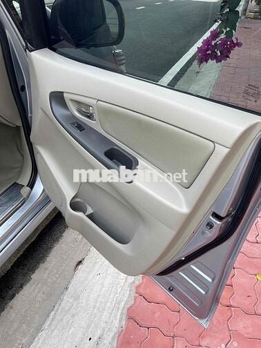 Toyota Innova 2014 Màu Bạc - Xe Gia Đình kg kinh
