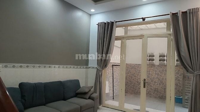 Chính chủ, hẻm 4m, dtsd 92m2, 2pn, 2wc, có sân để xe 