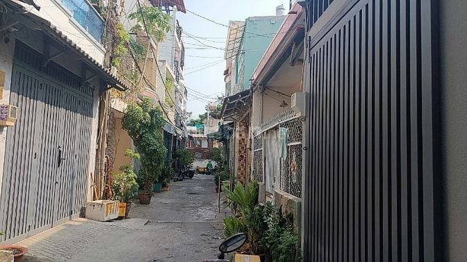 Chính chủ, hẻm 4m, dtsd 92m2, 2pn, 2wc, có sân để xe 