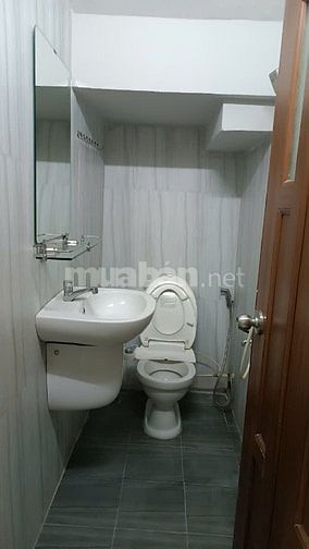 Chính chủ, hẻm 4m, dtsd 92m2, 2pn, 2wc, có sân để xe 