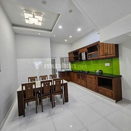 Bán nhà mặt tiền trung tâm quận 7,nhà chính chủ, thuận tiện ở và KD