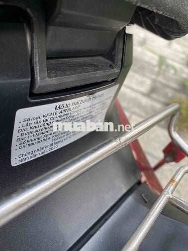 Cần bán Honda Air Blade 150 ABS màu đỏ