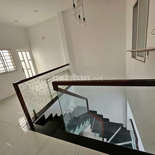Bán nhà mặt tiền trung tâm quận 7,nhà chính chủ, thuận tiện ở và KD