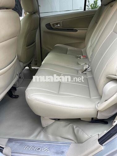 Toyota Innova 2014 Màu Bạc - Xe Gia Đình kg kinh