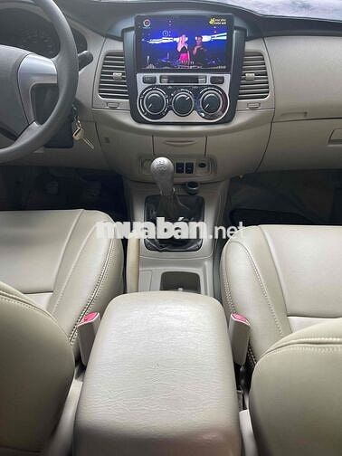 Toyota Innova 2014 Màu Bạc - Xe Gia Đình kg kinh