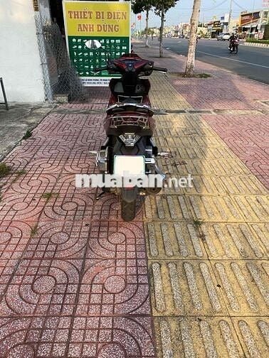 Cần bán Honda Air Blade 150 ABS màu đỏ