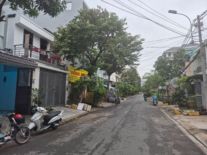 Bán nhà mặt tiền trung tâm quận 7,nhà chính chủ, thuận tiện ở và KD