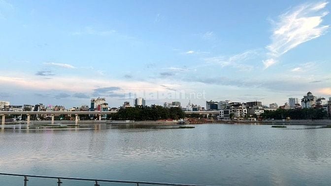 Bán nhà mặt hồ Hoàng Cầu - Mai Anh Tuấn