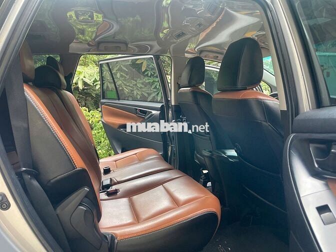 Innova 2020 E 2.0 MT - Xe XHD Công Ty
