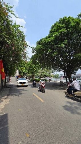 Bán nhà mặt hồ Hoàng Cầu - Mai Anh Tuấn