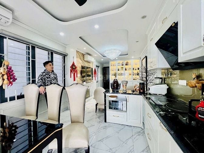 (Chính Chủ) tôi cần bán nhà mặt phố Đại La, Q HBT, Dt 70 m, 7 T, 33 tỷ