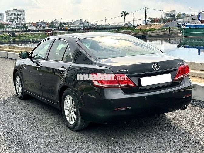 Toyota Camry 2.4G 2011 số tự động, màu đen