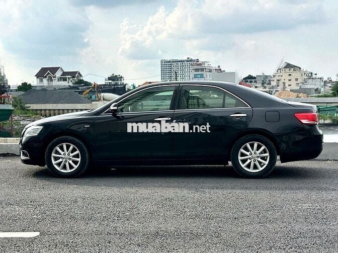 Toyota Camry 2.4G 2011 số tự động, màu đen
