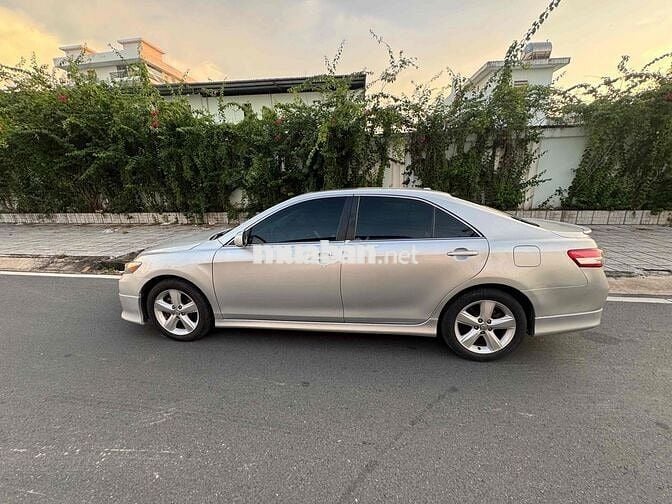 Toyota Camry 2010 SE 2.5 - 97000 km