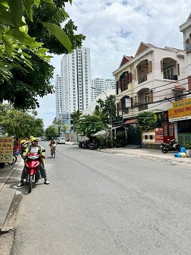 Cho Thuê Nhà MT Dương Quang Đông P5Q8. 32tr/thang